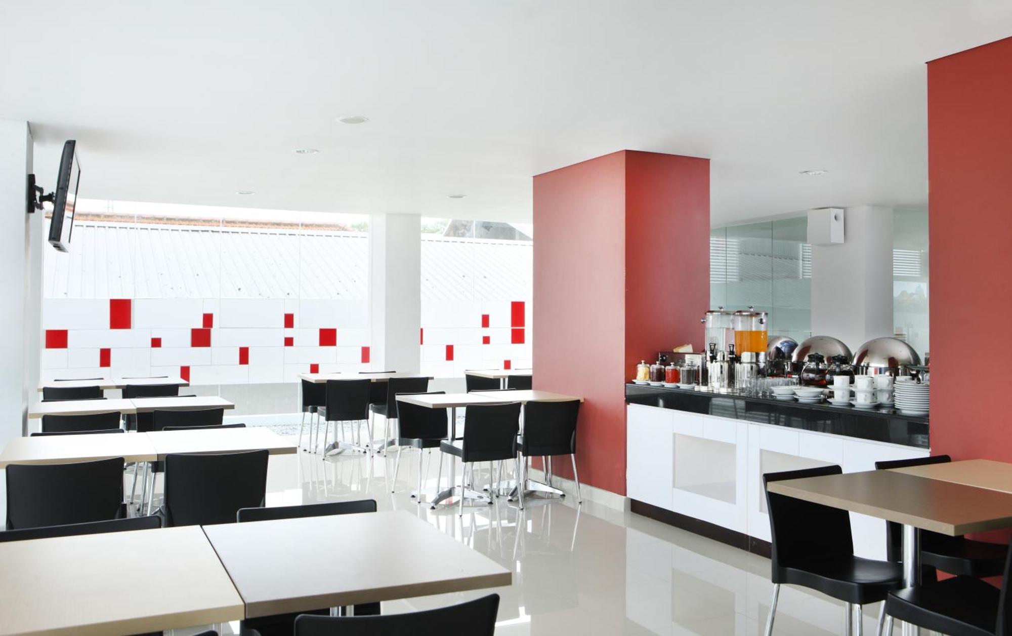 Amaris Hotel Malang Exterior foto