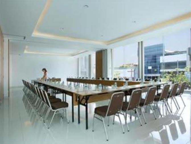 Amaris Hotel Malang Exterior foto